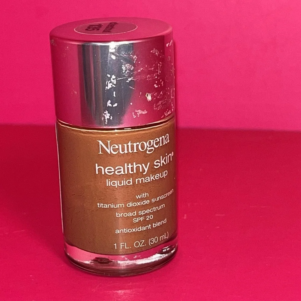 Lot 2 Neutrogena Healthy Skin Liquid Makeup Foundation SPF 20 135 Chestnut 1oz